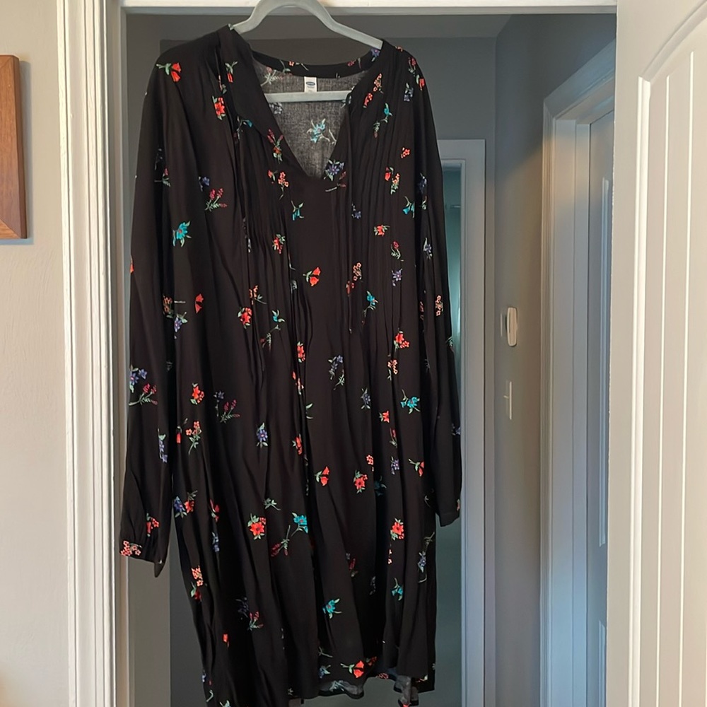 Ladies dress. Size XXL.